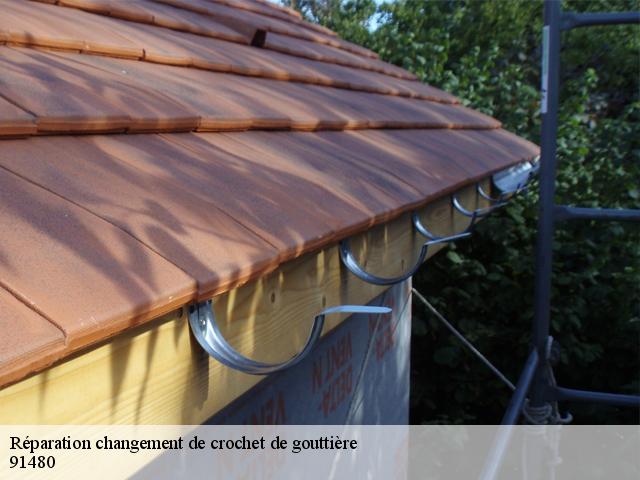 Réparation changement de crochet de gouttière 91480