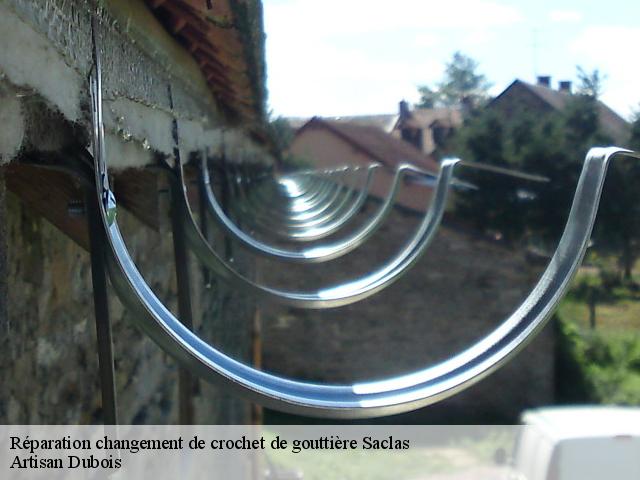 Réparation changement de crochet de gouttière 91690